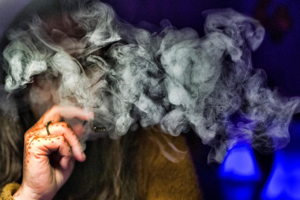 Vaping amongst Ontario teens on the rise, study says