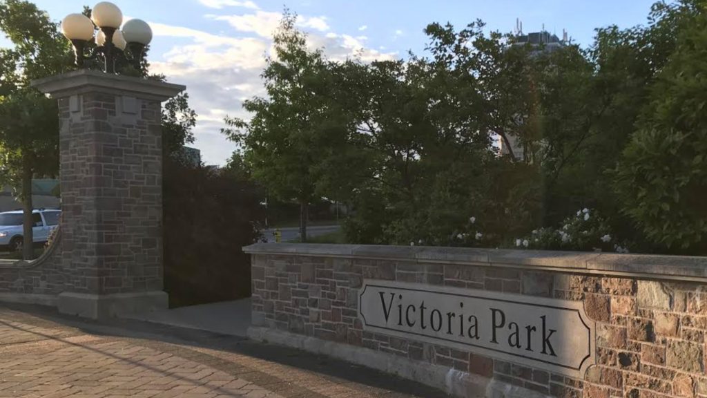 Regional police charge 14-year-olds with weapon offences after Victoria Park scare