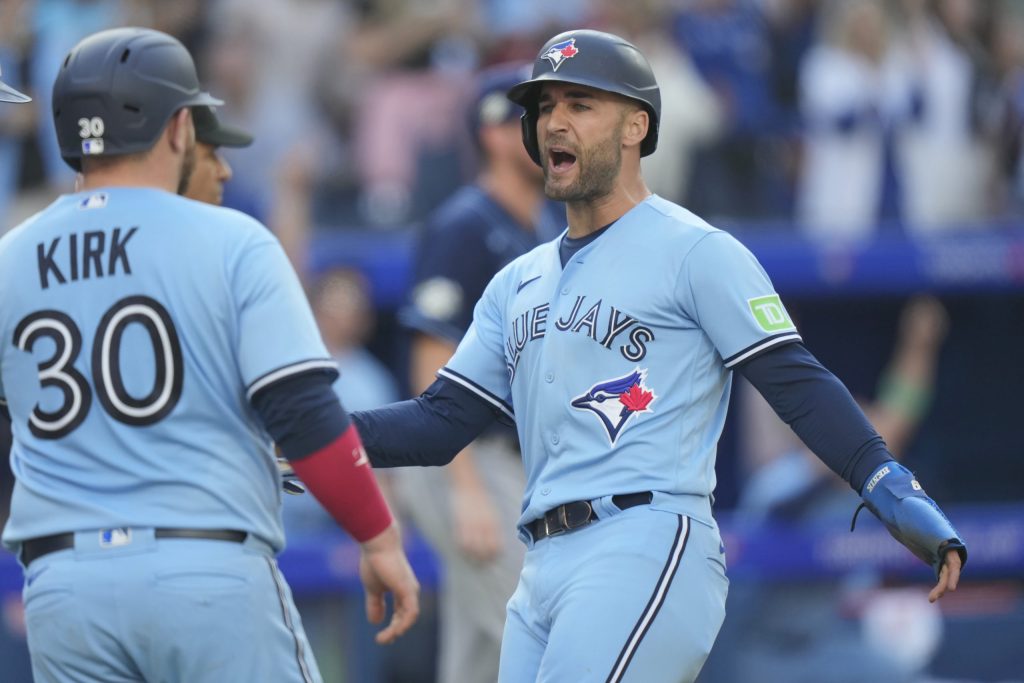 Blue Jays lose to Rays but clinch post-season berth with Seattle loss