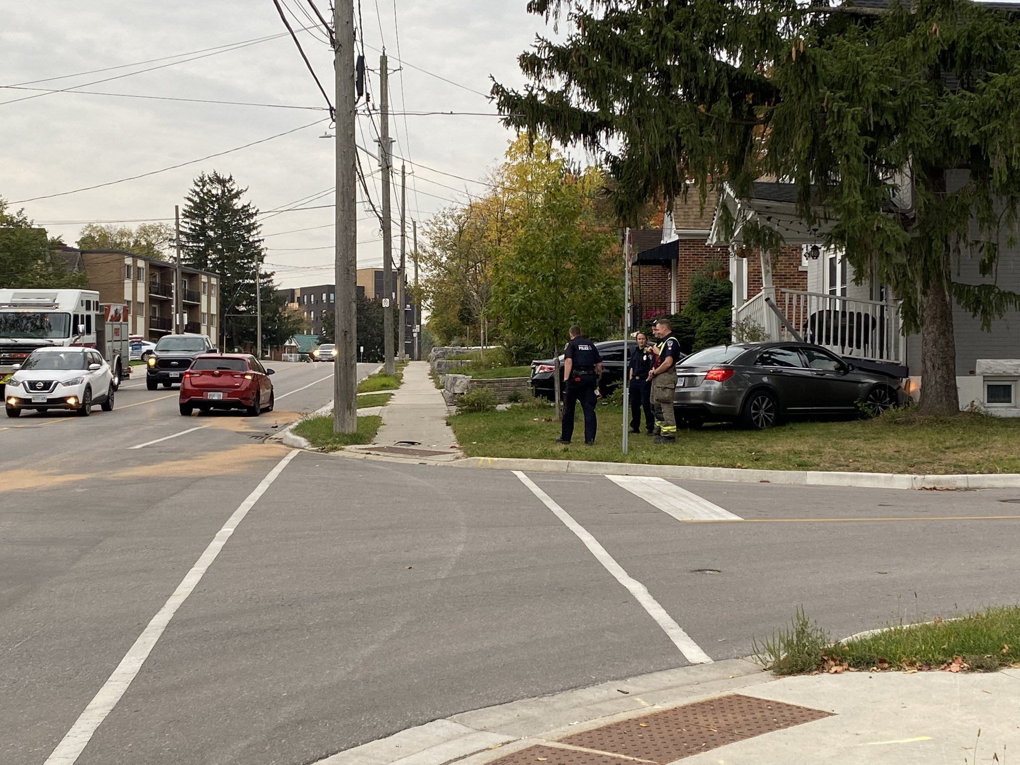 Police Investigating After Man Flees From Kitchener Crash   Stirling Crash 