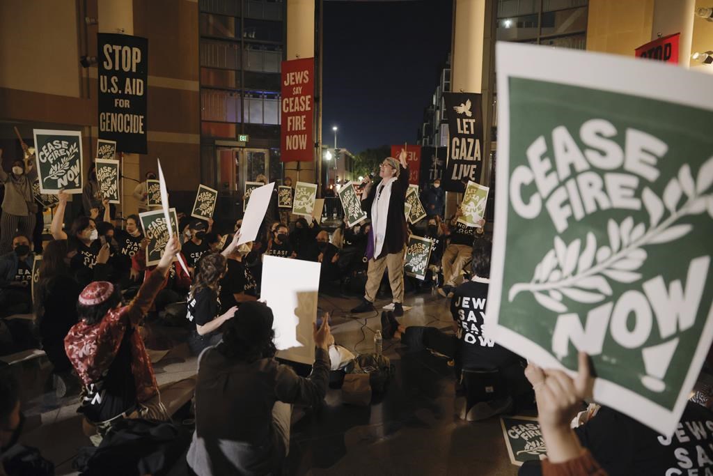 Jewish Protesters And Allies Stage Sit-in At California Federal ...