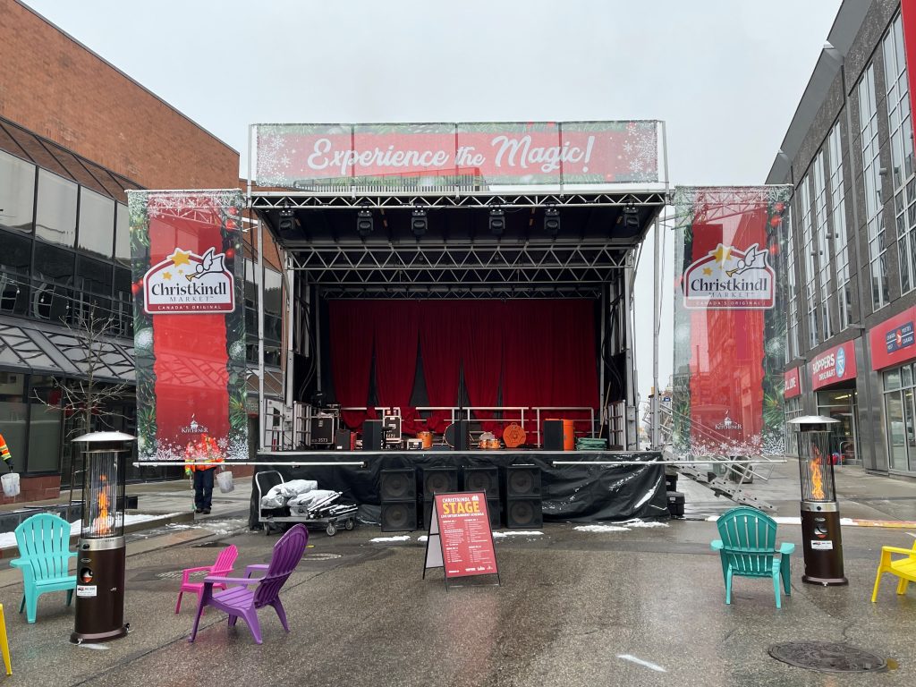 Large stage with Christkindl signs