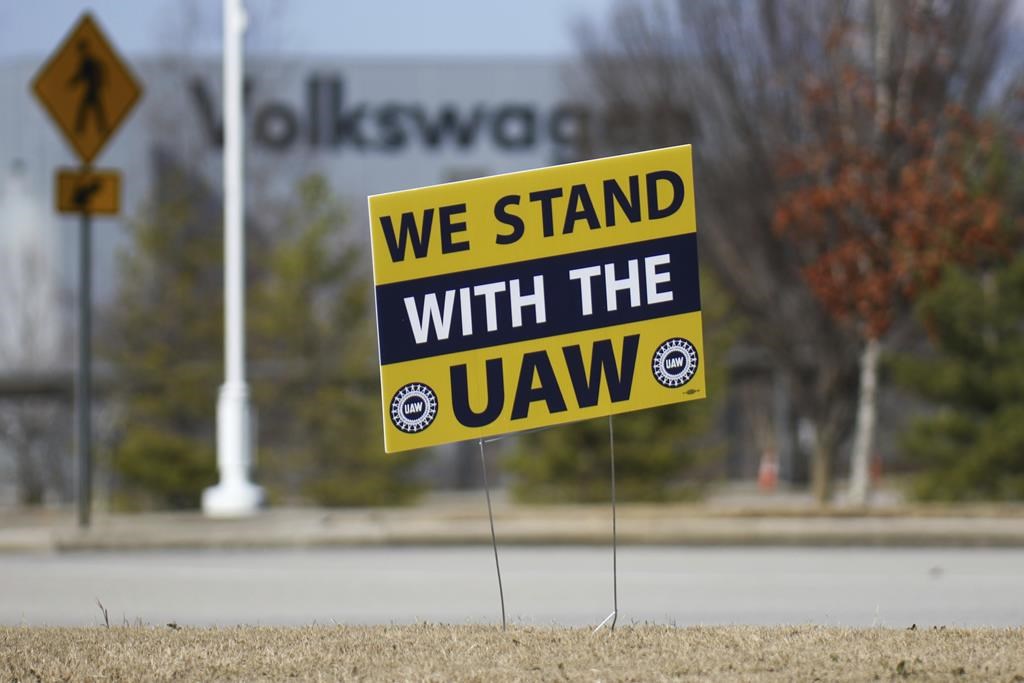 Southern governors tell autoworkers that voting for a union will put their jobs in jeopardy