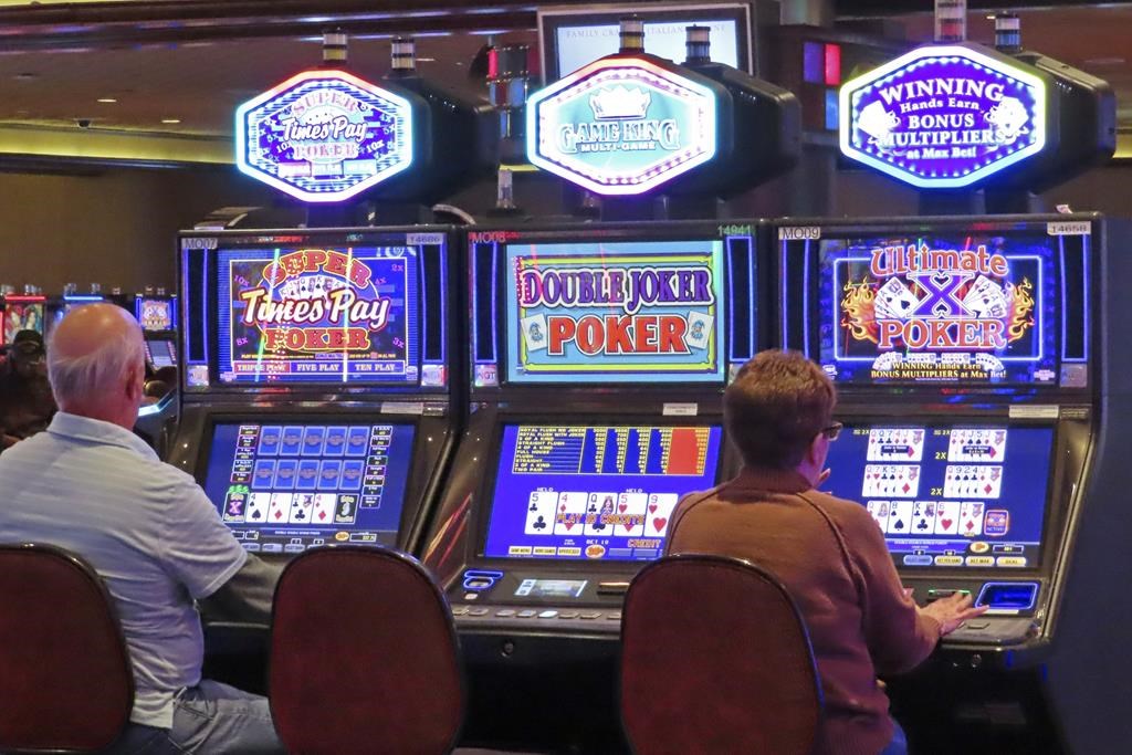 New York competition, smoking, internet betting concerns roil US northeast's gambling market