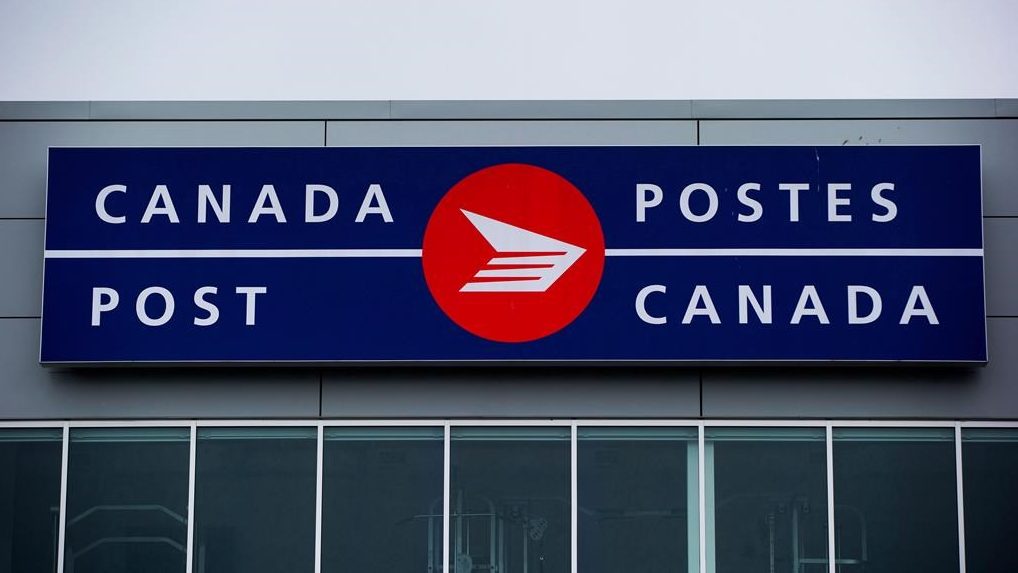 Canada Post asks residents in Waterloo Region to keep dogs away from their carriers