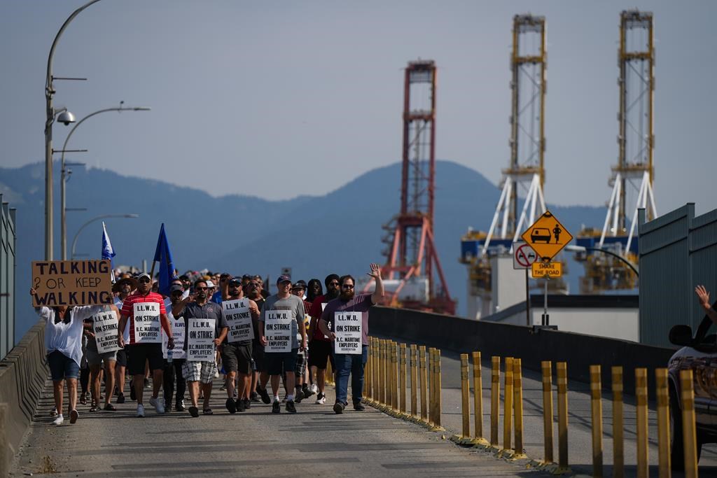 Labour minister announces inquiry into costly 2023 port strike in B.C.