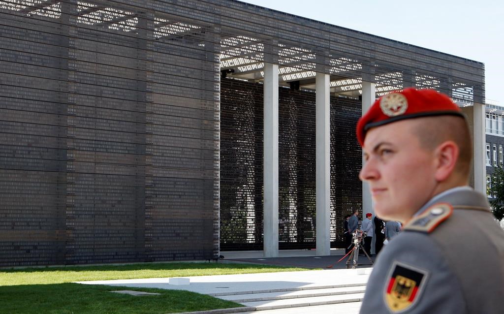 The German parliament votes for an annual veterans' day to honor military service