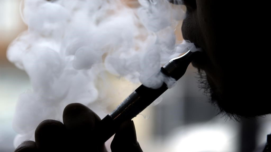 Ontario to limit cellphone usage, ban vaping in schools
