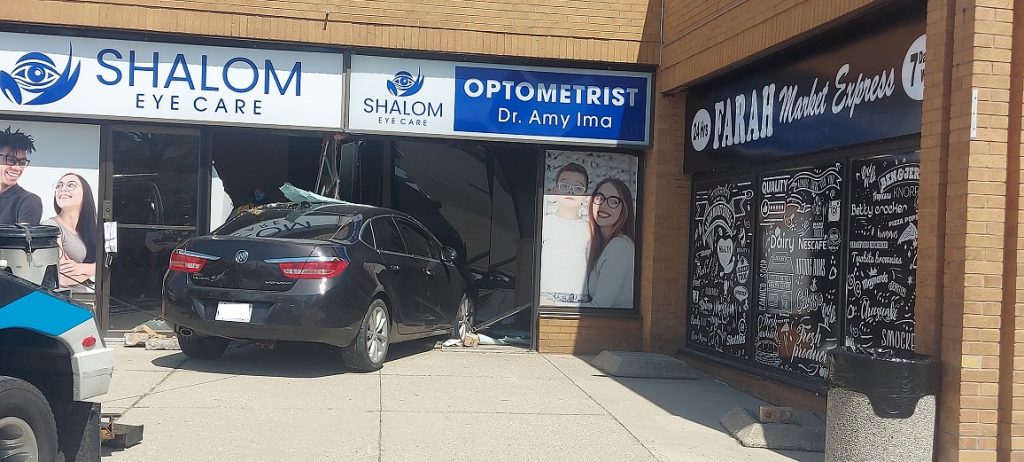 Car slams into Shalom Eye Care in Kitchener