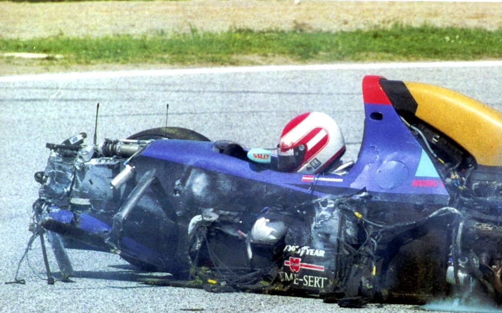 Il campione di Formula 1 Ayrton Senna viene ricordato sul circuito di Imola a 30 anni dalla scomparsa avvenuta durante il Gran Premio di San Marino