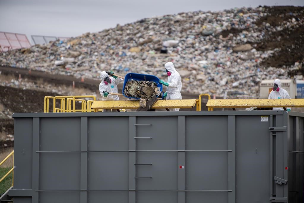 'A place that nobody wants to be' Police search Saskatoon landfill for