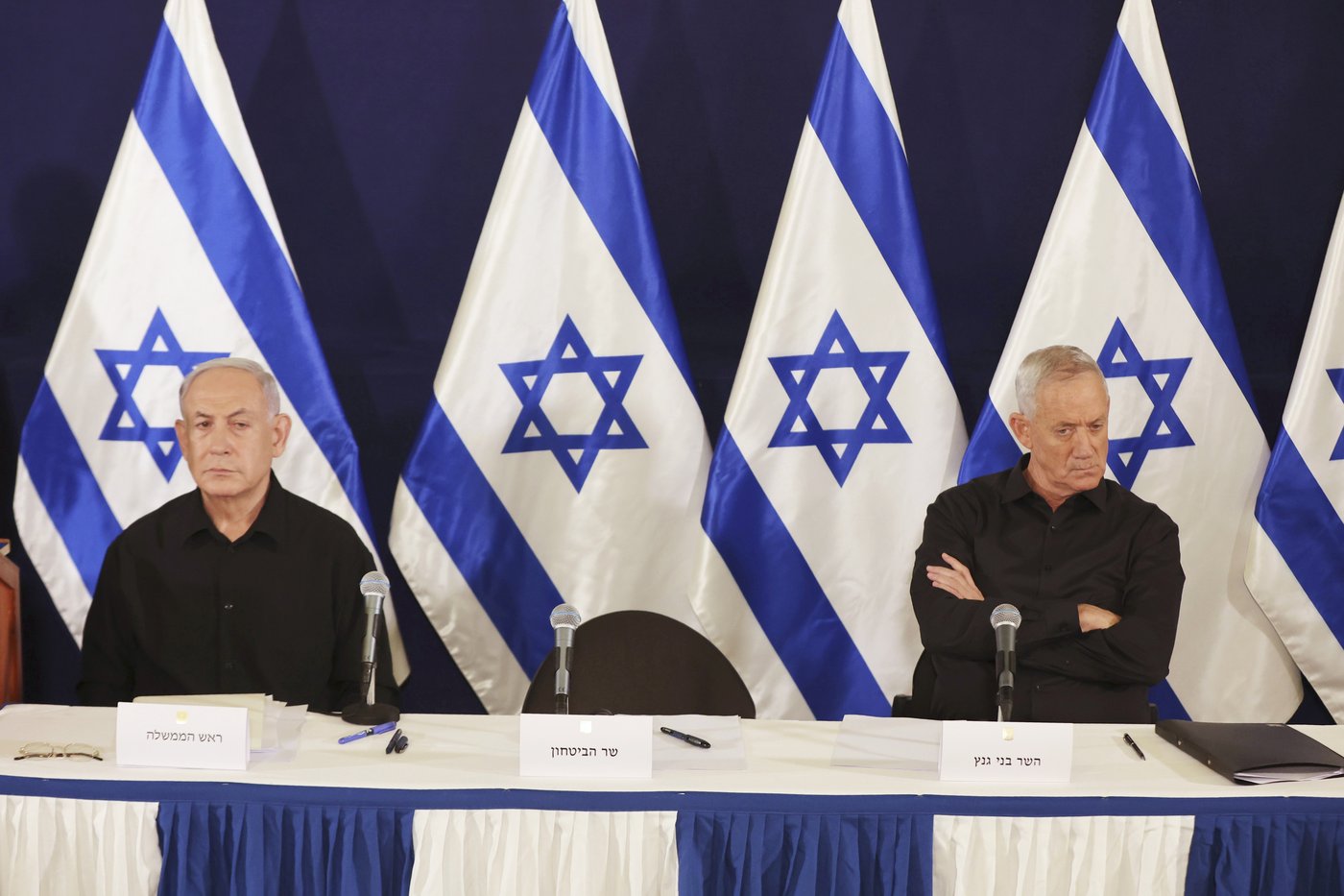 Netanyahu's top rival left Israel's war How does that affect