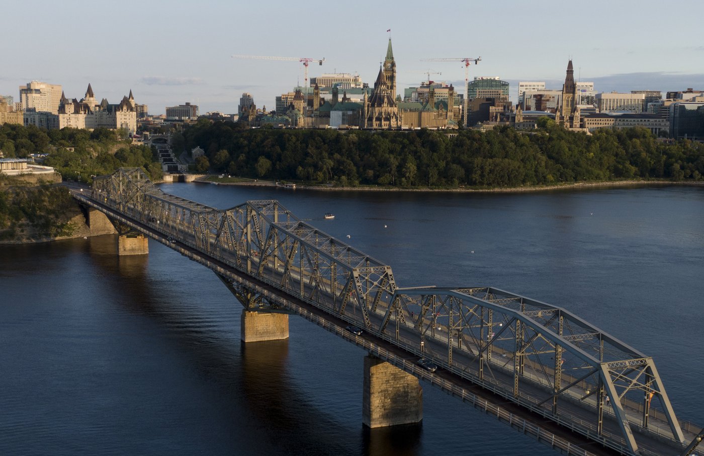 60 years of road salt has destroyed Ottawa’s Alexandra Bridge: officials