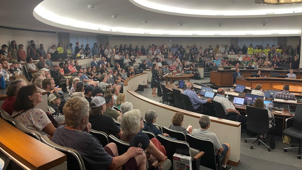 A crowded Regional Headquarters on Wednesday, Aug. 28. (Josh Goeree/570 NewsRadio)