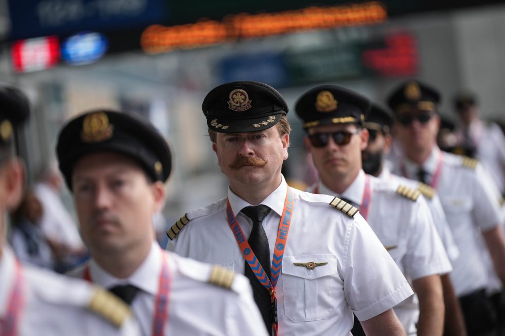 Tensions mount as clock ticks down on Air Canada contract talks