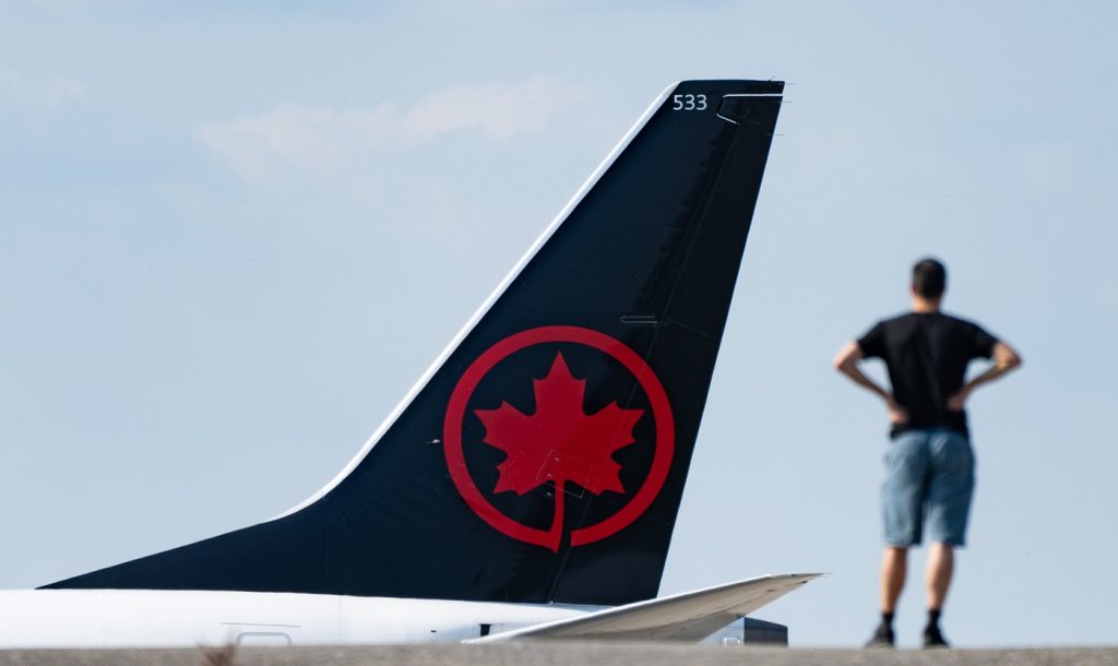 Labour Minister praises Air Canada, pilots union for avoiding disruptive strike