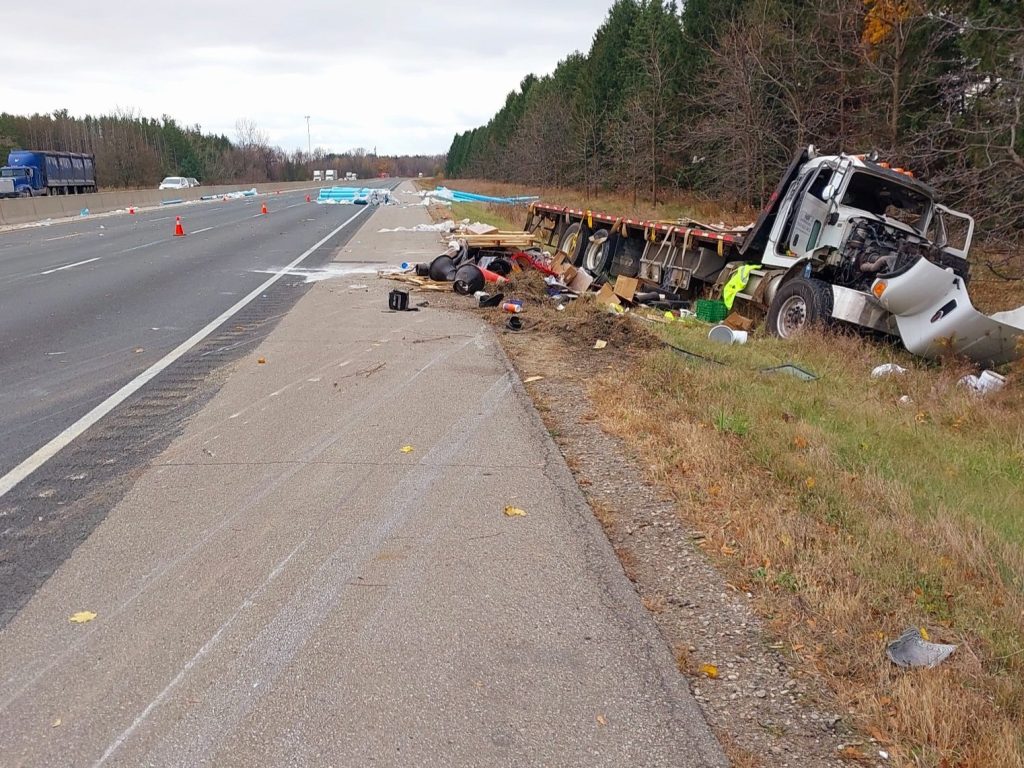 All lanes on Westbound 401 closed at Oxford Road 29 due to collision