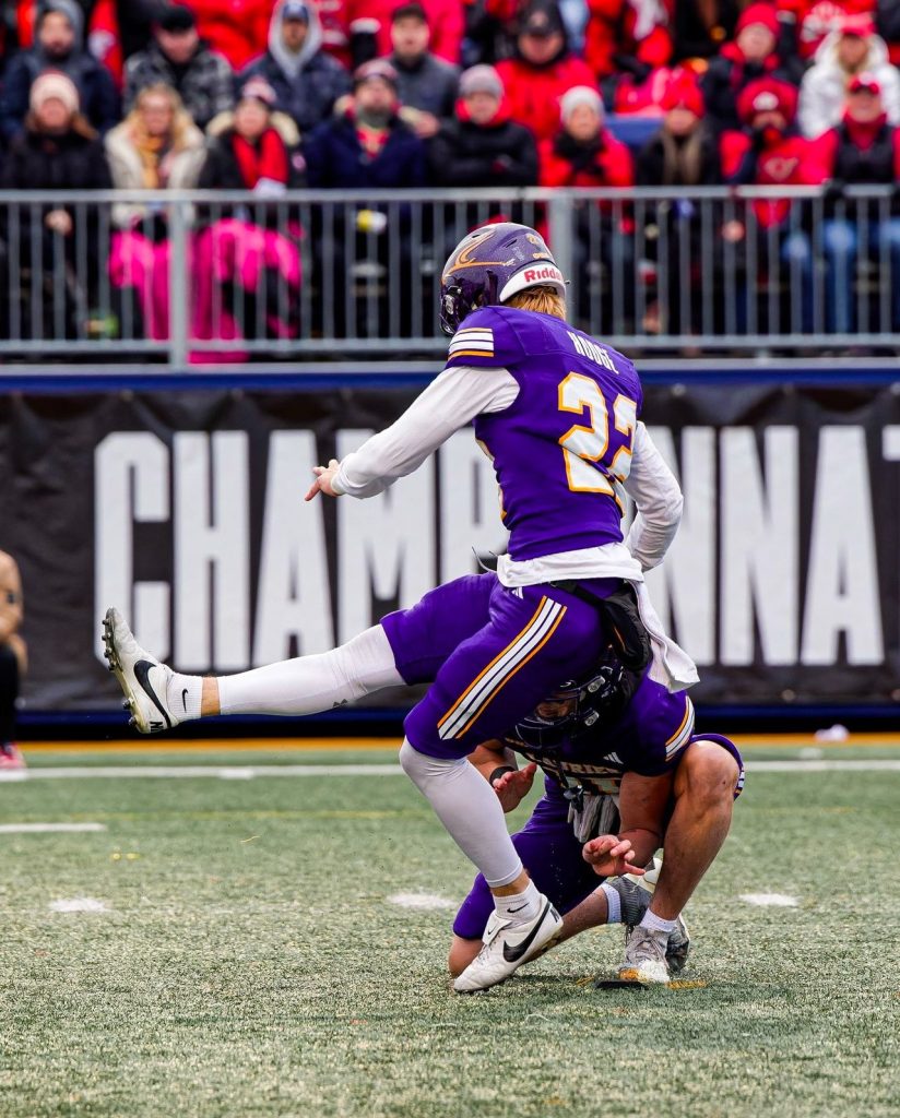 Wilfrid Laurier Golden Hawks fall to Laval in 59th Vanier Cup