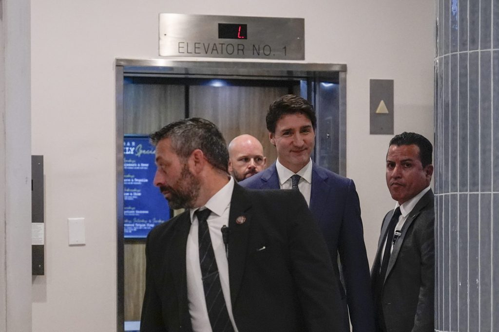 Trudeau and Trump meeting in Florida, source says