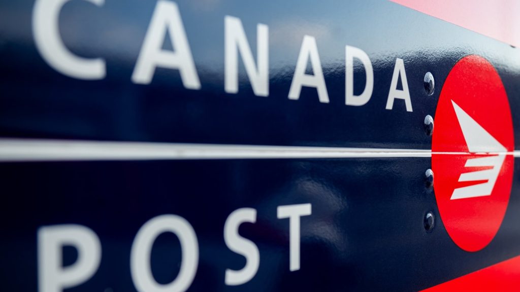 Canada Post reports $315M Q3 loss before tax compared with $290M loss a year earlier