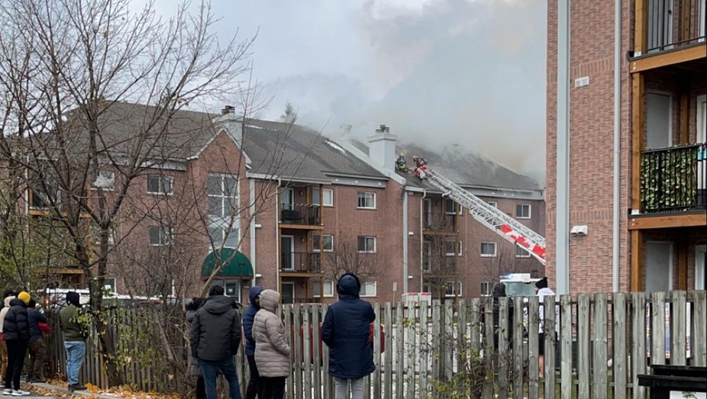 Kitchener fire displaces residents, sending smoke over Fairview Park Mall