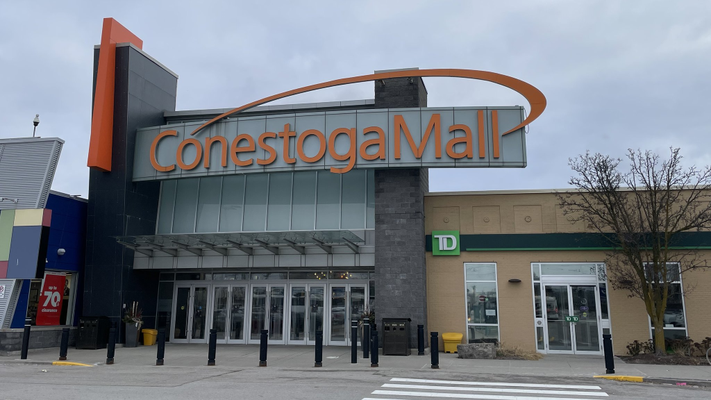 Jewellery store at Conestoga Mall robbed