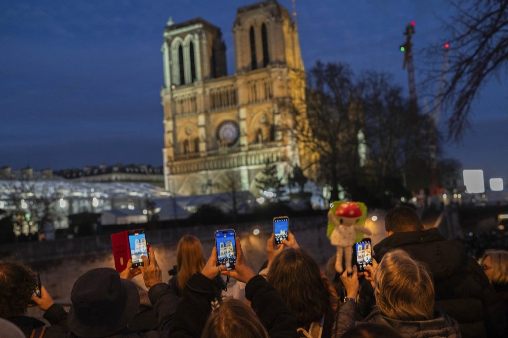 Notre Dame reopens its doors to Macron and other world leaders in a rare symbol of unity