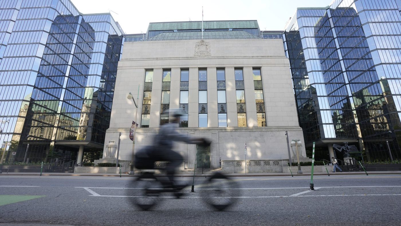 Bank of Canada Officials Mull Delaying the October Rate Cut, Summary Shows