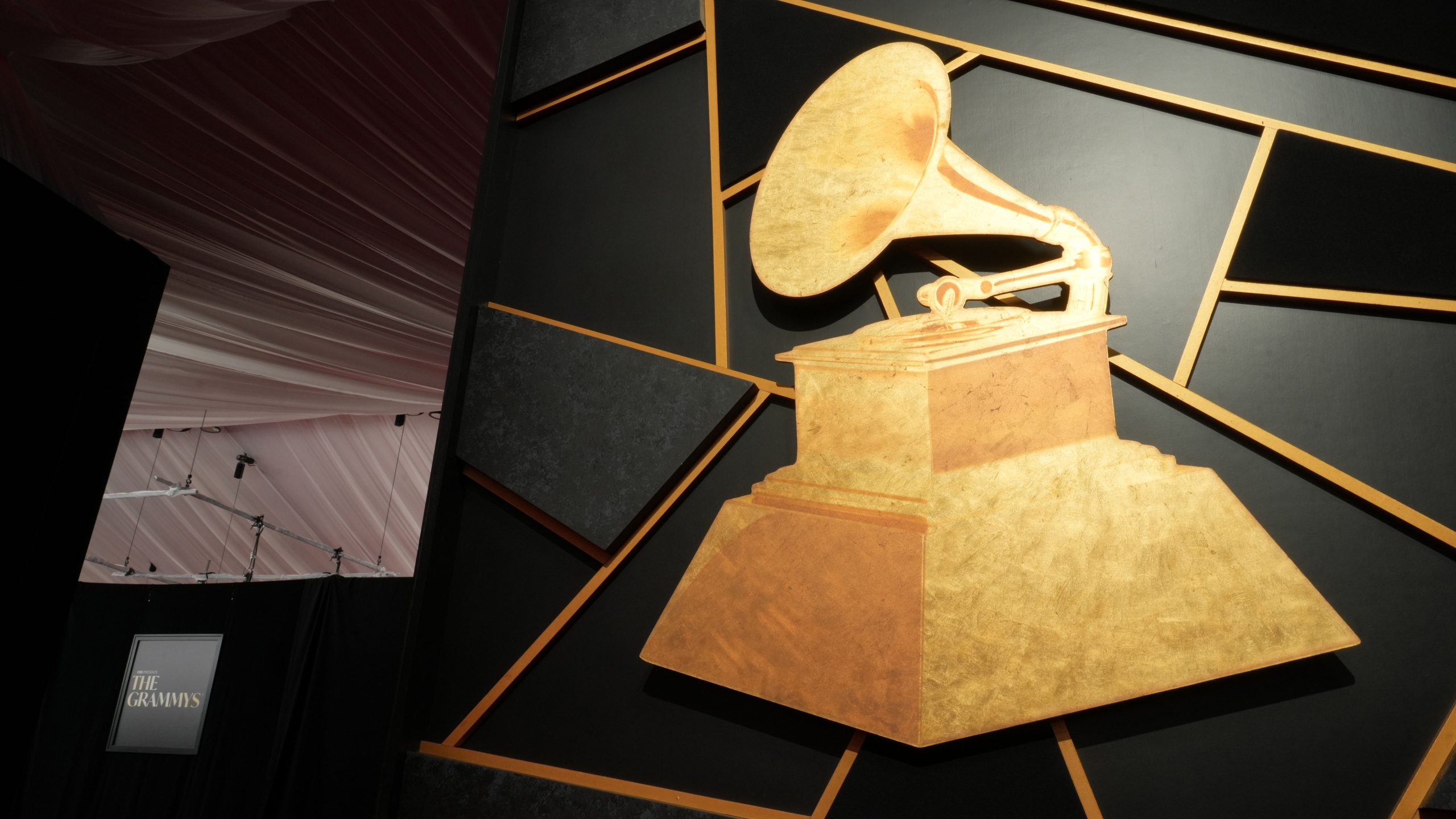Latest: Canadians scoop up early honours ahead of tonight’s Grammy Awards show