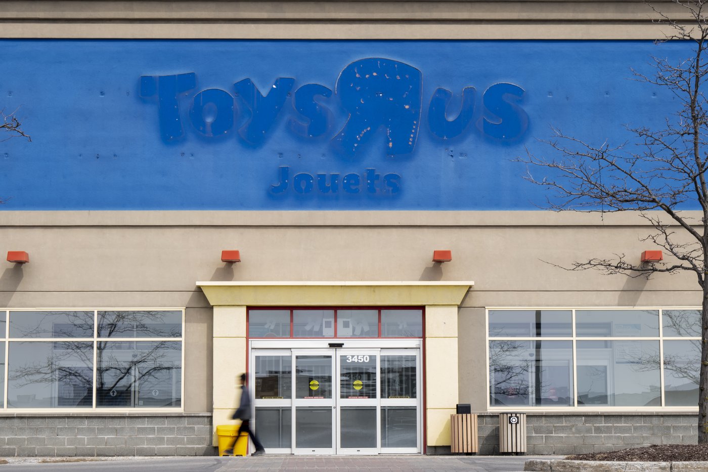 Toys “R” Us Canada gets court permission to put itself up for sale, seek investors